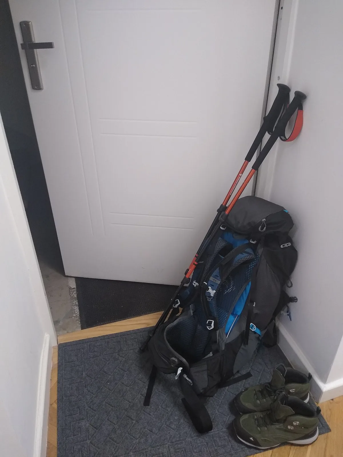 Five Easy Science Experiments To Try At Home